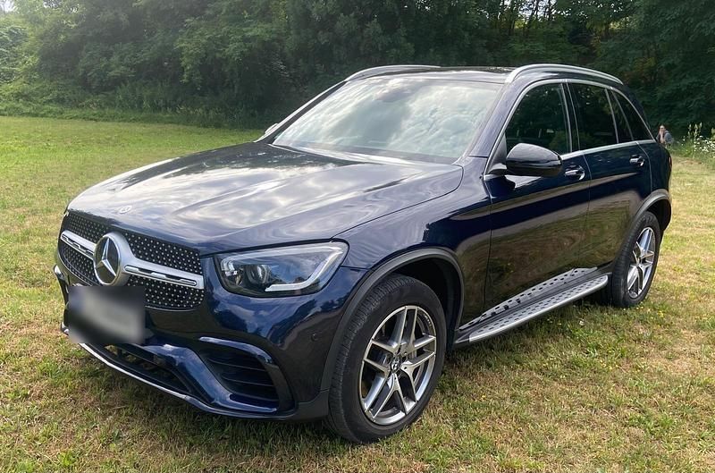 Blau Gebraucht 2021 Mercedes E300 AMG SUV | 35.000 € - Bild 1/4