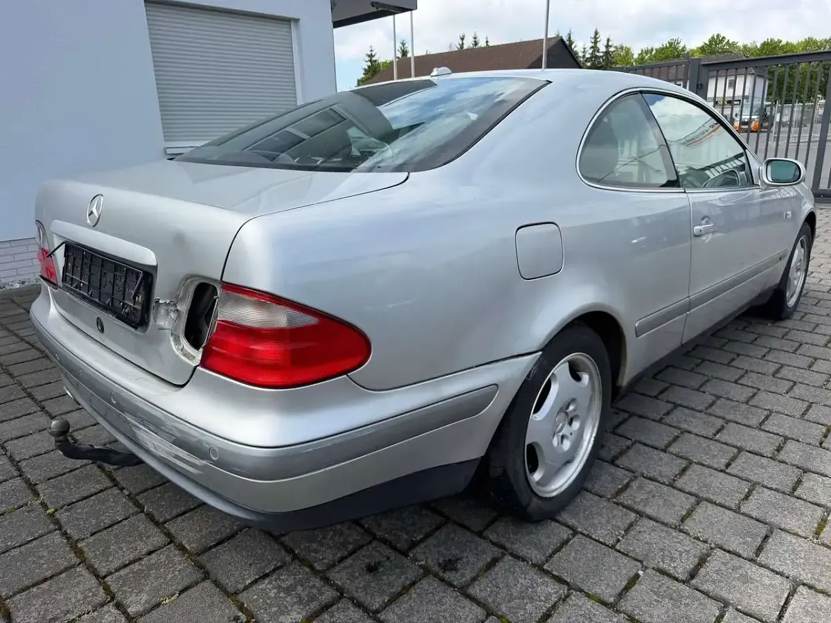 Gebraucht Mercedes CLK320 Elegance 218 PS (160 kW) 1999 Silber Coupé