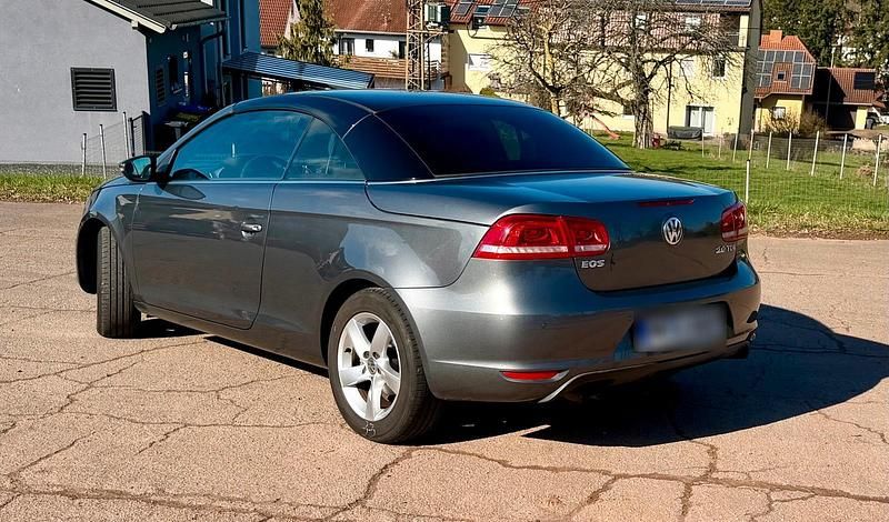 Gebraucht VW Eos 140 PS (102 kW) 2011 Grau Cabrio