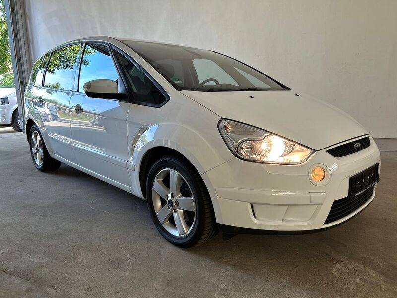 Weiß Gebraucht 2008 Ford S-MAX Titanium Van / Kleinbus | 4.550 € (Etwas zu teuer) - Bild 1/4