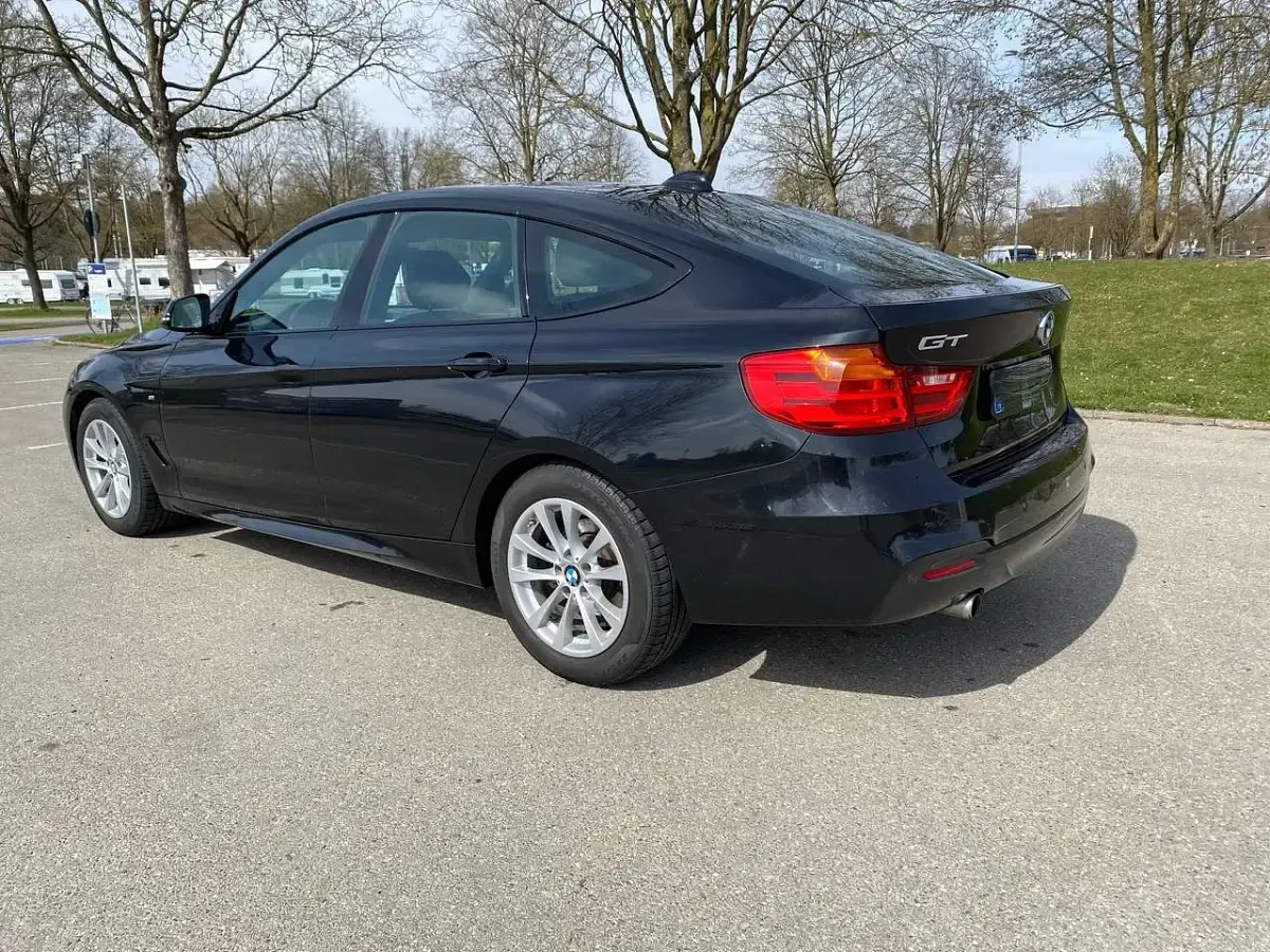 Gebraucht BMW 320 M Sport 184 PS (135 kW) 2015 Schwarz Limousine