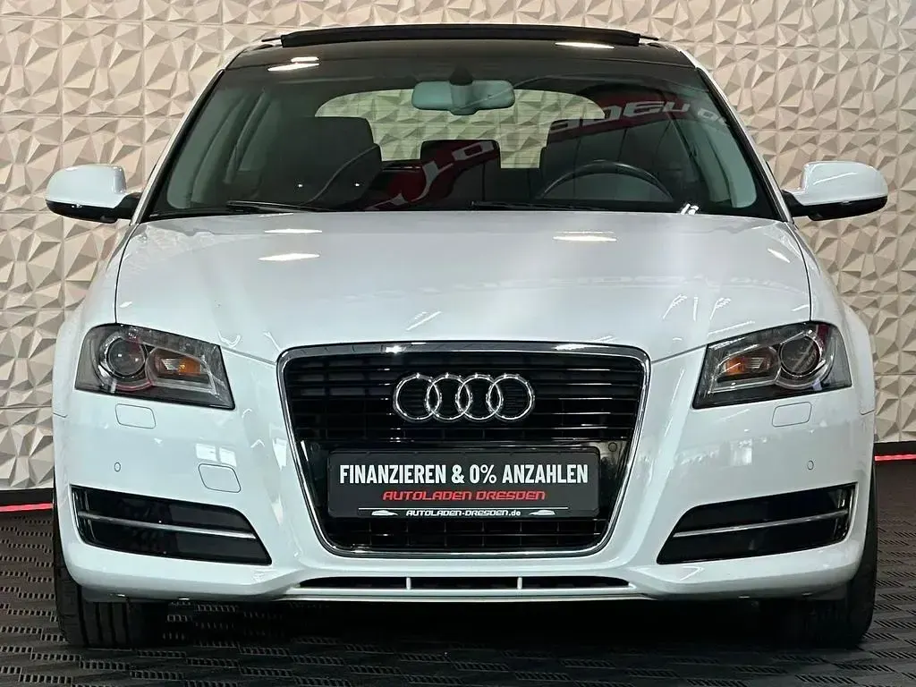 Gebraucht Audi A3 Ambiente 105 PS (77 kW) 2010 Weiß Kleinwagen