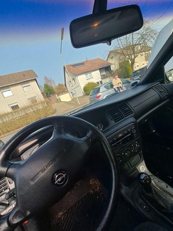 Gebraucht Opel Vectra 101 PS (74 kW) 1997 Blau Limousine