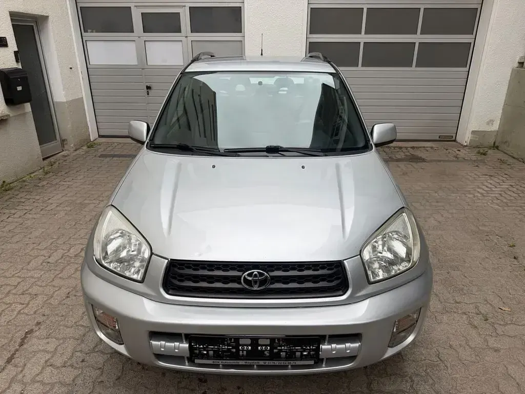Gebraucht Toyota RAV4 125 PS (91 kW) 2003 Silber SUV