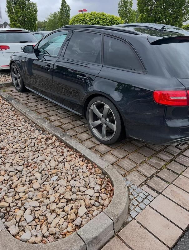 Gebraucht Audi A4 177 PS (130 kW) 2013 Schwarz Kombi