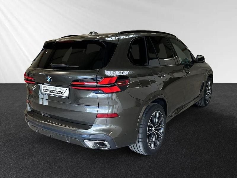 Gebraucht BMW X5 M Sport 298 PS (219 kW) 2024 Manhattan metallic SUV