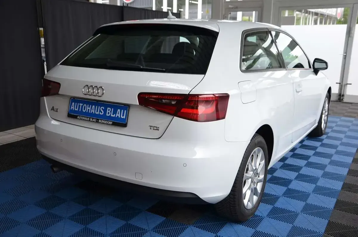 Gebraucht Audi A3 Attraction 110 PS (80 kW) 2016 Weiß Limousine