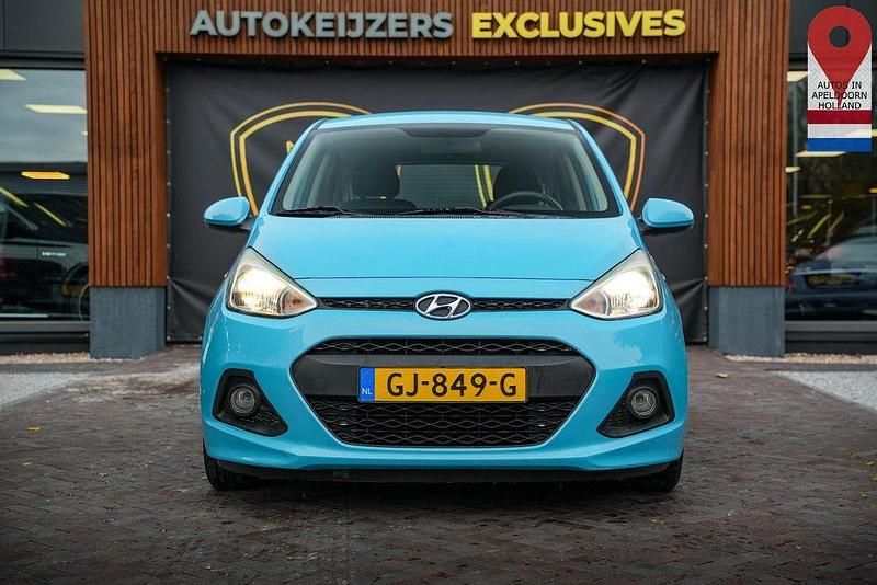Gebraucht Hyundai i10 Comfort 67 PS (49 kW) 2015 Blau Kleinwagen