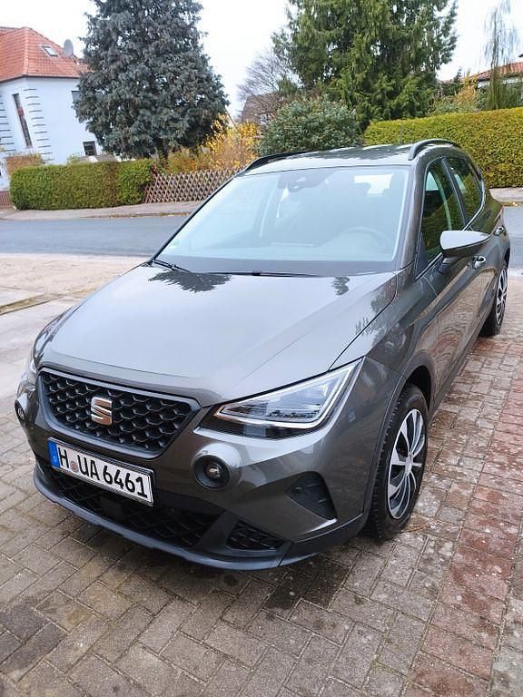 Grün Gebraucht 2022 Seat Arona Style SUV | 14.500 € (Guter Preis) - Bild 1/4