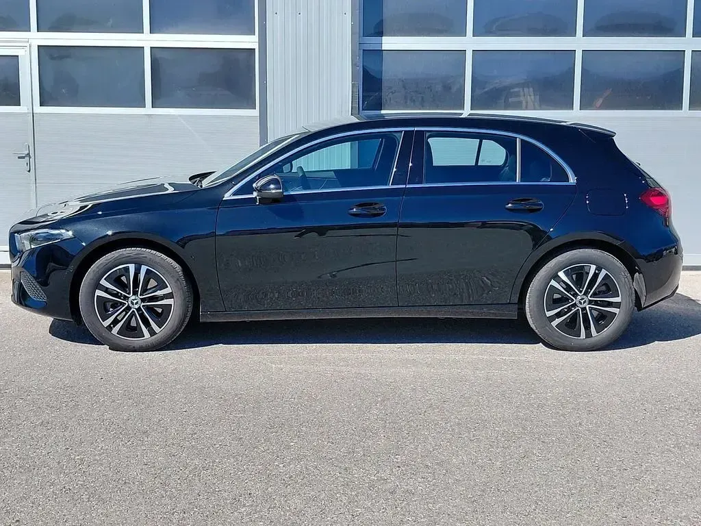 Gebraucht Mercedes A250 Progressive 163 PS (119 kW) 2025 Schwarz Limousine
