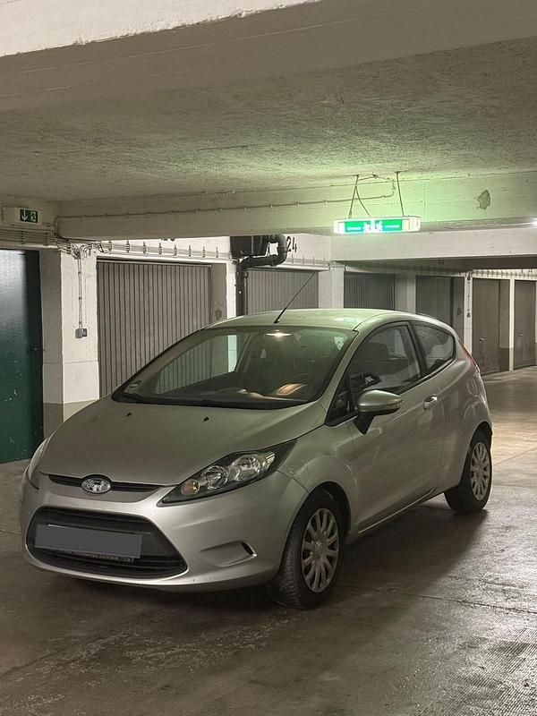 Gebraucht Ford Fiesta 80 PS (58 kW) 2009 Silber Kleinwagen