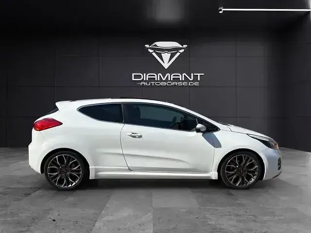 Gebraucht Kia ProCeed GT-Track 204 PS (150 kW) 2014 Weiß Kleinwagen