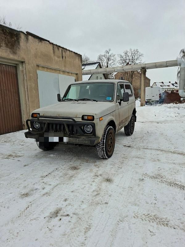 Grau Gebraucht 2002 Lada niva SUV | 6.500 € - Bild 1/4