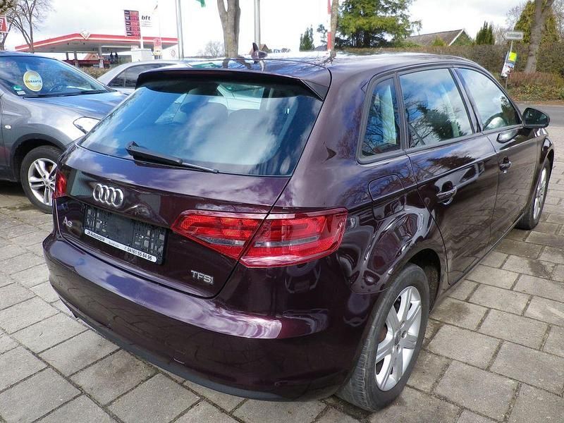 Gebraucht Audi A3 Attraction 122 PS (89 kW) 2013 Weinrot metalik Limousine