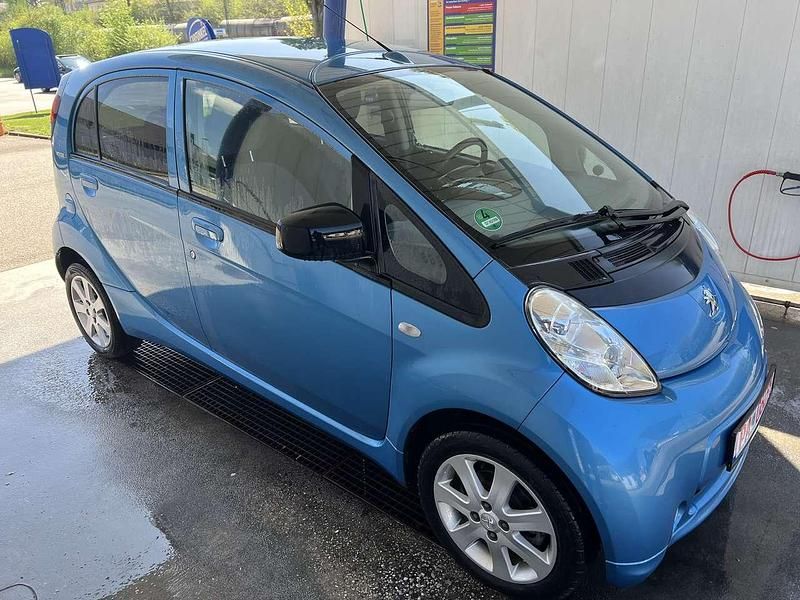 Blau Gebraucht 2011 Peugeot iON Kleinwagen | 4.600 € (Fairer Preis) - Bild 1/4