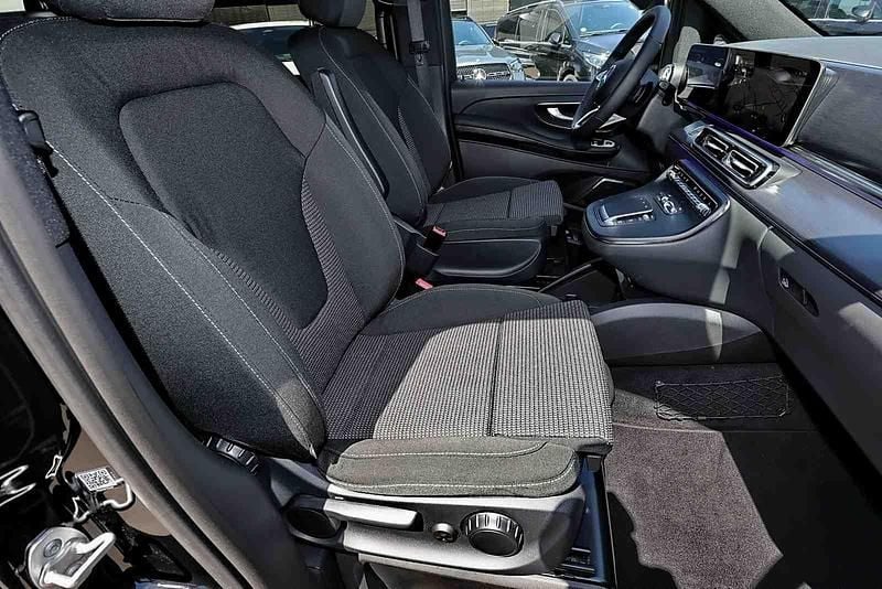 Gebraucht Mercedes E250 Style 140 PS (102 kW) 2025 Obsidianschwarz Kombi