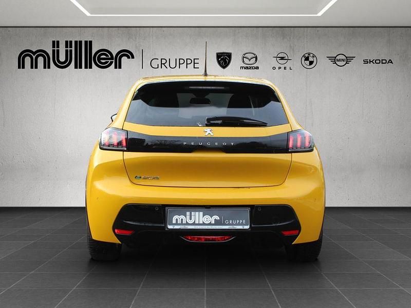 Gebraucht Peugeot e-208 Allure 100 kW (136 PS) 2021 Faro gelb Kleinwagen