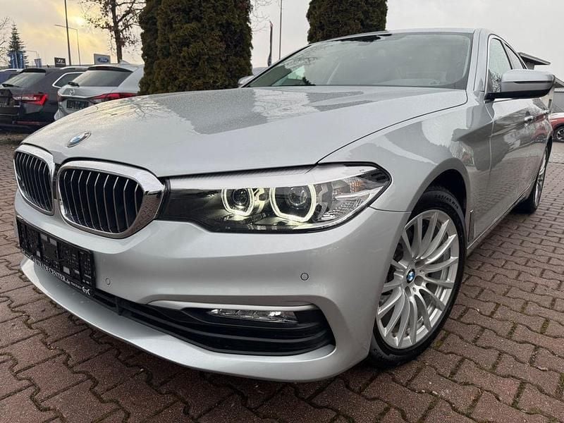 Silber Gebraucht 2018 BMW 520 Limousine | 24.800 € (Superpreis) - Bild 1/4