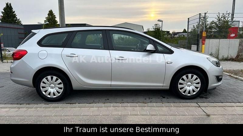 Gebraucht Opel Astra Edition 110 PS (80 kW) 2013 Silber Kombi