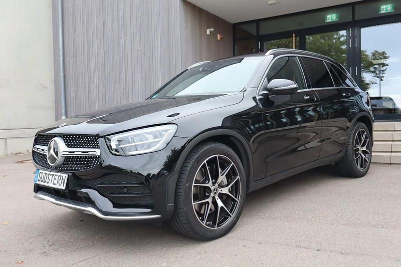 Schwarz Gebraucht 2020 Mercedes GLC220 AMG SUV | 35.990 € (Fairer Preis) - Bild 1/4