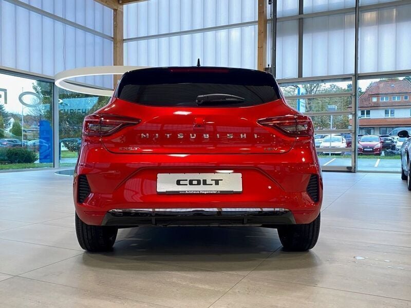 Second-hand Mitsubishi Colt Top 143 CP (105 kW) 2023 Roșu Berlinǎ