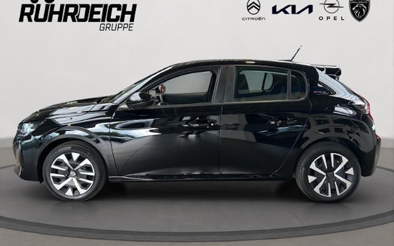 Neu Peugeot 208 Style 110 PS (80 kW) 2025 Schwarz Kleinwagen