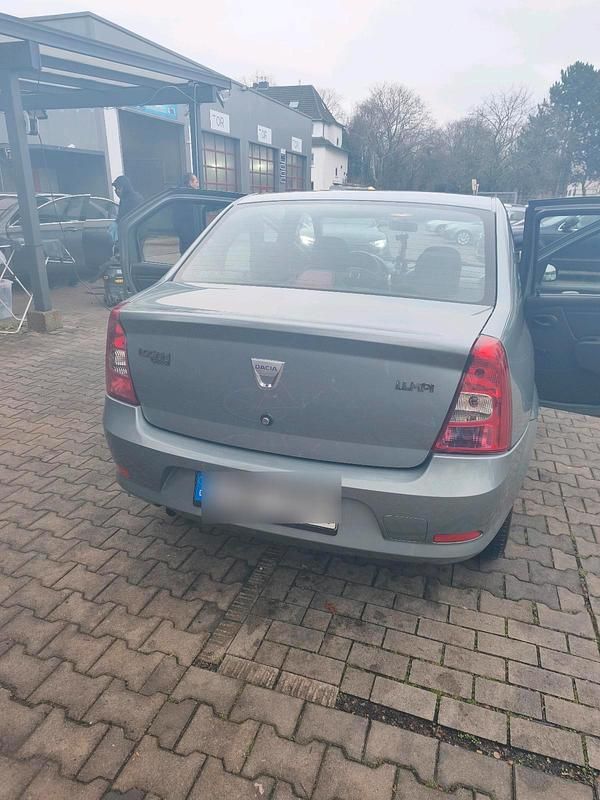 Gebraucht Dacia Logan Lauréate 75 PS (55 kW) 2009 Silber Limousine
