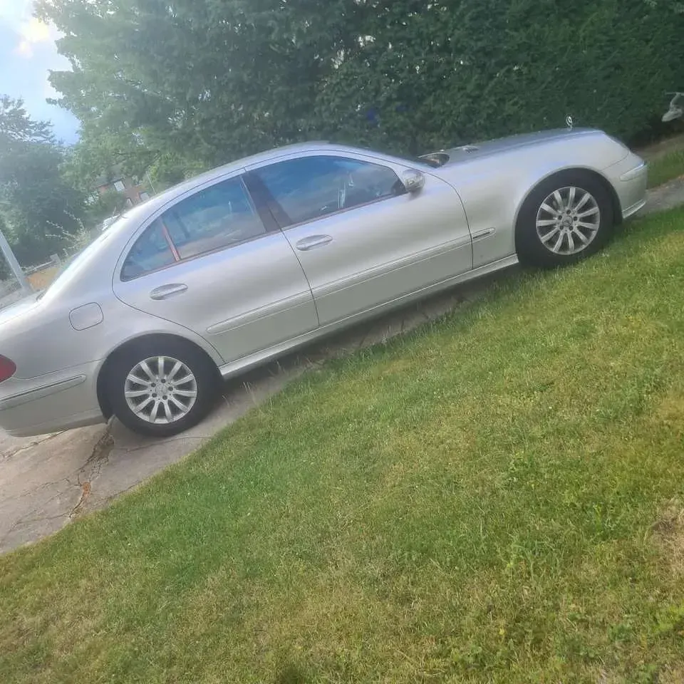 Gebraucht Mercedes E270 Avantgarde 170 PS (125 kW) 2002 Silber Limousine