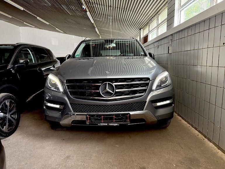 Silber Gebraucht 2015 Mercedes ML250 SUV | 23.700 € (Fairer Preis) - Bild 1/4