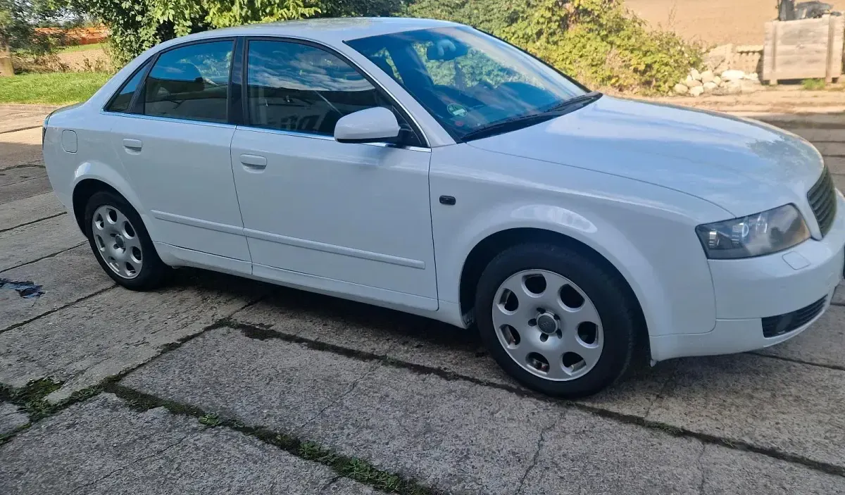 Gebraucht Audi A4 130 PS (95 kW) 2003 Weiß Limousine