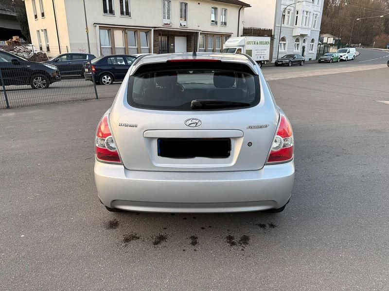 Second-hand Hyundai Accent 96 CP (70 kW) 2008 Argintiu Hatchback