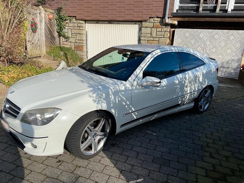 Gebraucht Mercedes CLC180 146 PS (107 kW) 2009 Weiß Kleinwagen