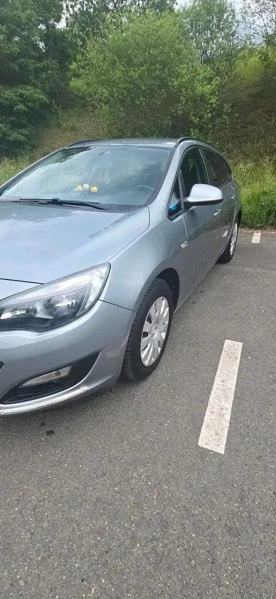 Gebraucht Opel Astra Sport 110 PS (80 kW) 2014 Grau Kombi