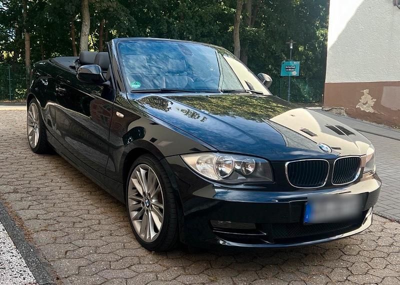 Schwarz Gebraucht 2010 BMW 118 Cabriolet M Sport Cabrio | 9.500 € (Etwas zu teuer) - Bild 1/4
