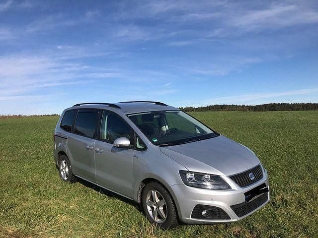 Grau Gebraucht 2014 Seat Alhambra Style Van / Kleinbus | 12.900 € (Fairer Preis) - Bild 1/4
