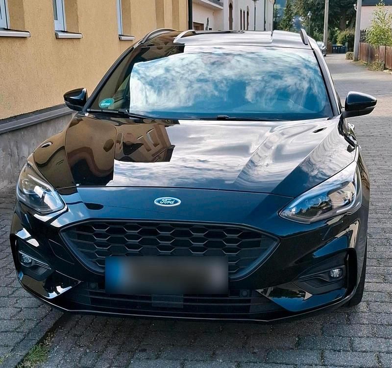 Gebraucht Ford Focus ST-Line 120 PS (88 kW) 2018 Schwarz Kombi