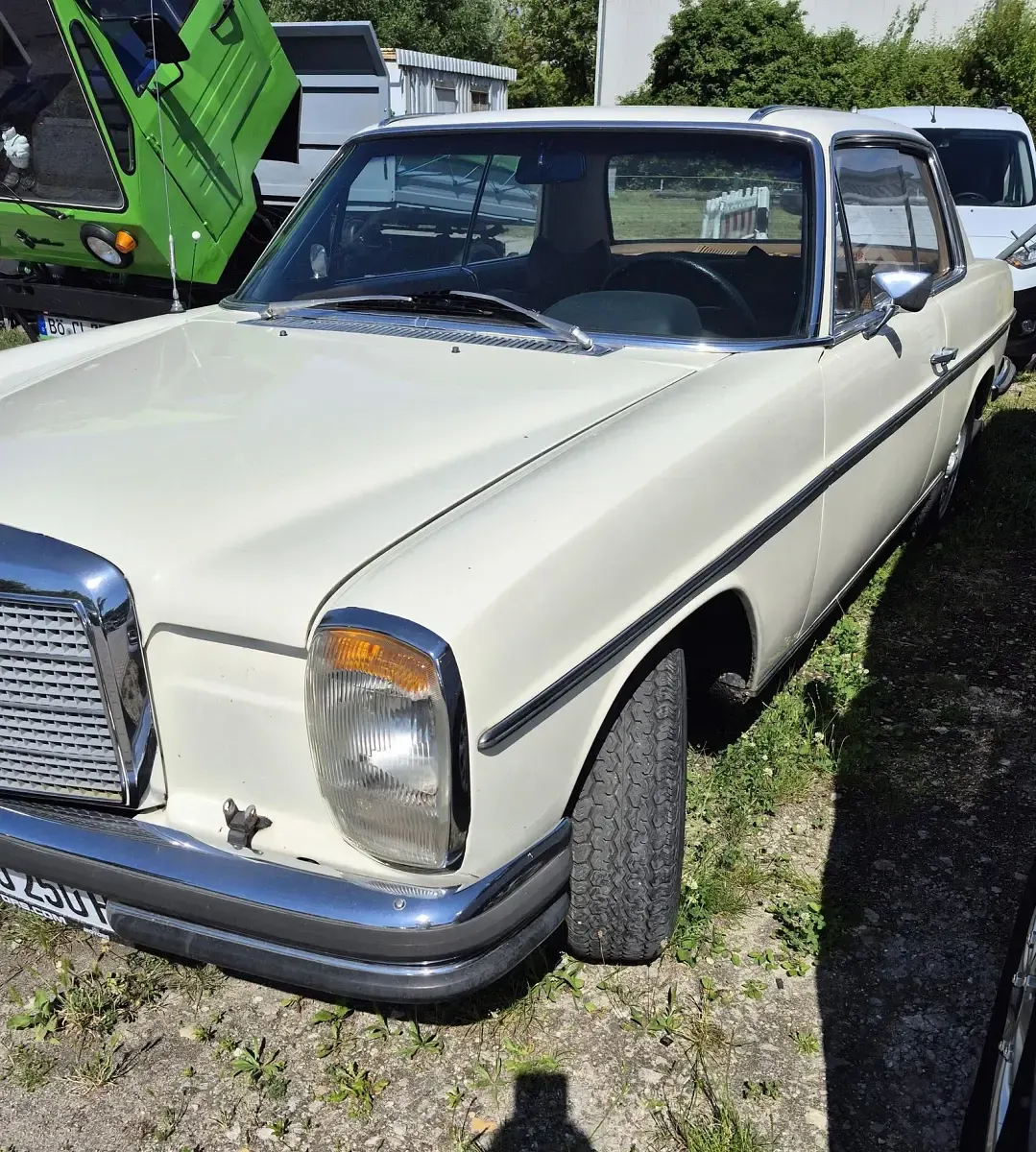 Gebraucht Mercedes W114 150 PS (110 kW) 1971 Weiss Coupé