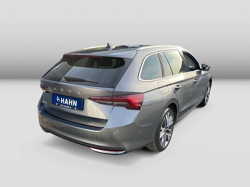 Neu Skoda Octavia 150 PS (110 kW) 2026 Graphitegrau metallic Kombi