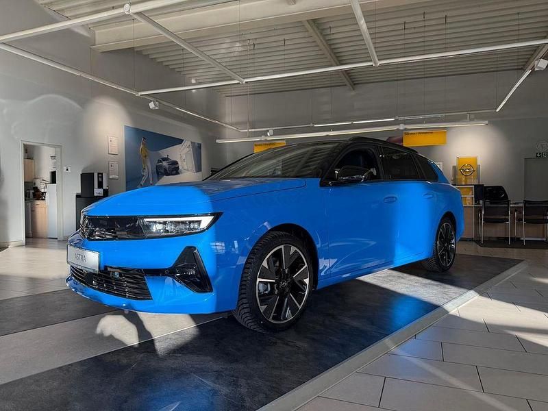 Neu Opel Astra 114 kW (156 PS) 2026 Lackierung watteau grn/typ aussenverkleidung metalliclackierung Kombi