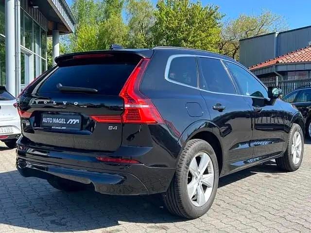 Używany Volvo XC60 Core 197 KM (144 kW) 2023 Czarny SUV