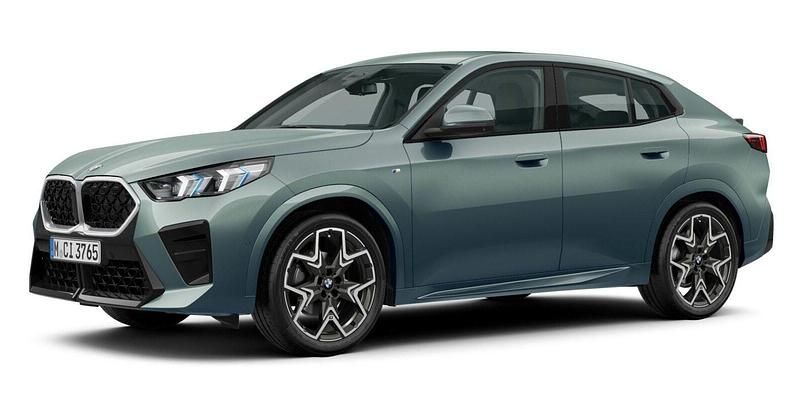 Grün Gebraucht 2024 BMW X2 Luxury Line SUV | 46.029 € (Fairer Preis) - Bild 1/4