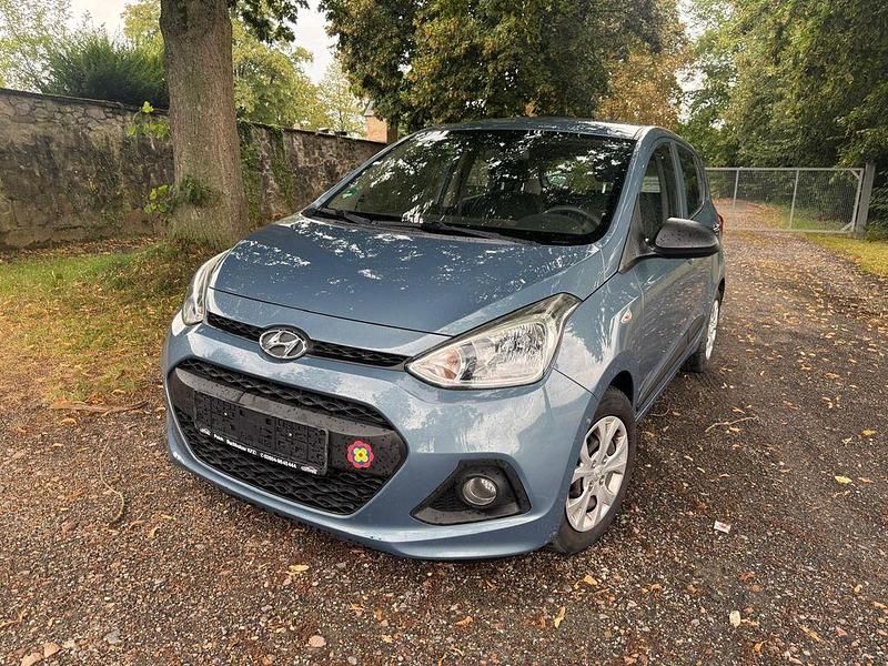 Blau Gebraucht 2015 Hyundai i10 Style Kleinwagen | 4.999 € (Superpreis) - Bild 1/4
