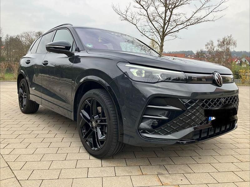 Gebraucht VW Tiguan R-line 193 PS (141 kW) 2024 Grau SUV
