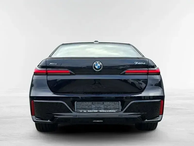 Gebraucht BMW 740 M Sport 299 PS (219 kW) 2025 Schwarz Limousine