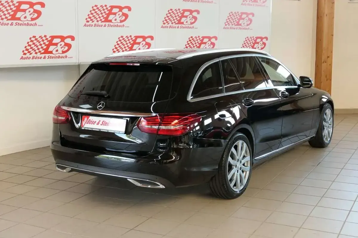 Gebraucht Mercedes C200 184 PS (135 kW) 2020 Schwarz Kombi
