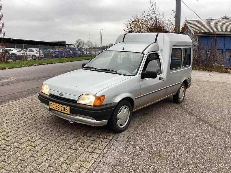 Silber Gebraucht 1993 Ford Courier Van / Kleinbus | 999 € - Bild 1/4