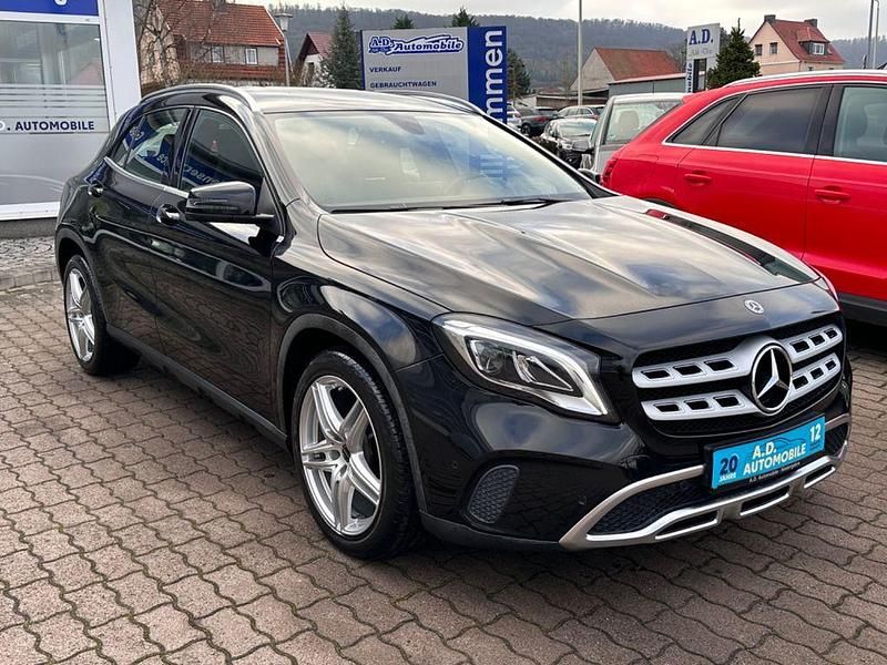 Gebraucht Mercedes GLA200 156 PS (114 kW) 2018 Schwarz SUV