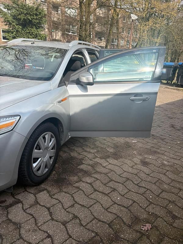 Gebraucht Ford Mondeo 140 PS (102 kW) 2008 Silber Kombi