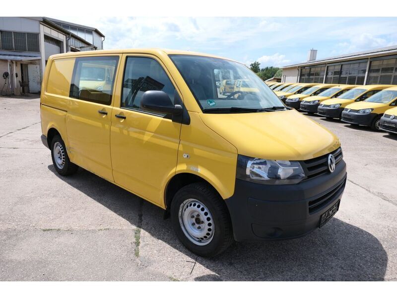 Gebraucht VW T5 84 PS (61 kW) 2013 Ginstergelb r1032 Van