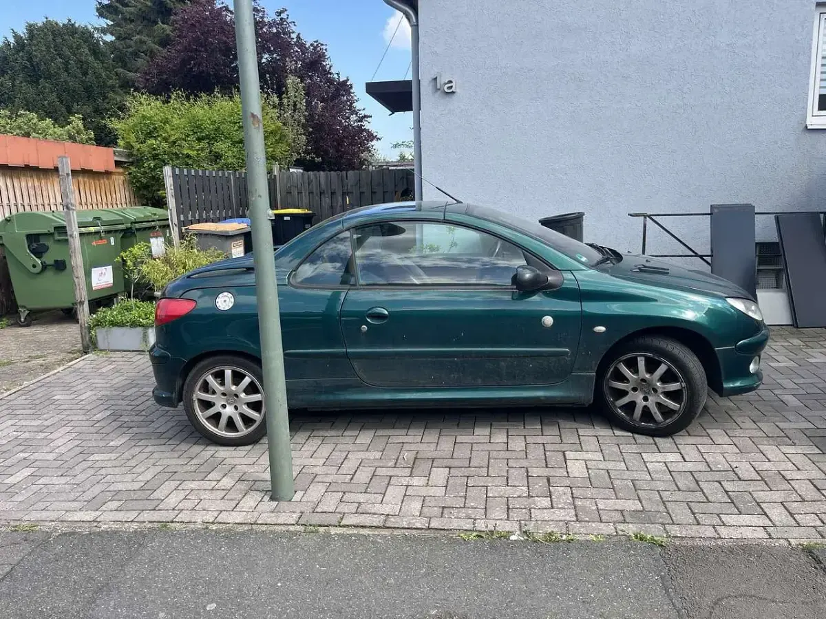 Gebraucht Peugeot 206 CC Roland Garros 109 PS (80 kW) 2003 Grün Cabrio